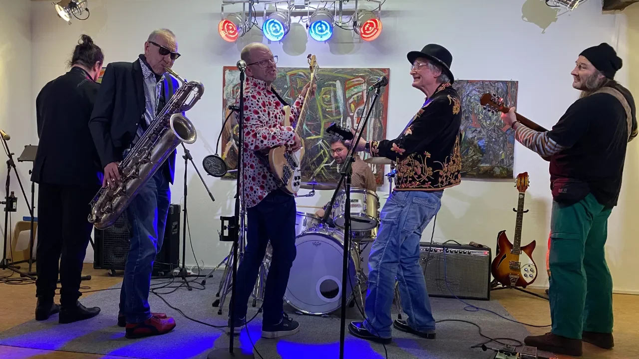 &copy; Lynah Deckert